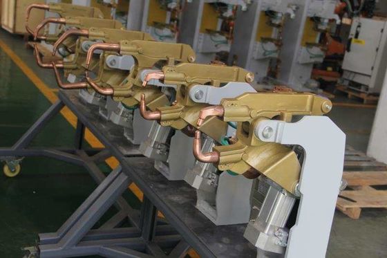 पोर्टेबल 100KVA X प्रकार रोबोटिक स्पॉट वेल्डिंग गन मध्यवर्ती आवृत्ति