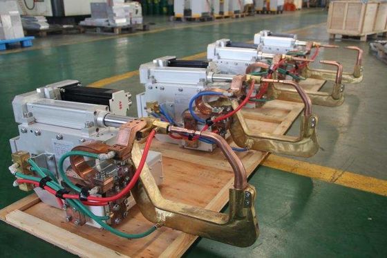 कॉम्पैक्ट इलेक्ट्रिक 280V 160KVA सर्वो गन स्पॉट वेल्डिंग स्वचालित