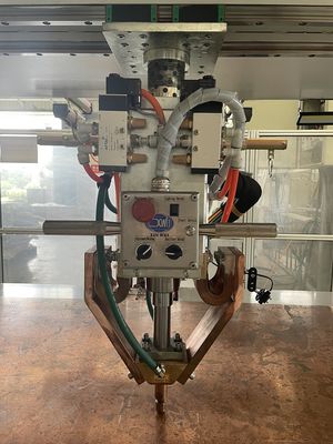 औद्योगिक कस्टम प्रतिरोध छत टेबल स्पॉट वेल्डर वेल्डिंग उपकरण मशीन