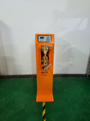 छोटे आकार की औद्योगिक वायवीय एसी स्पॉट वेल्डर वेल्डिंग मशीन 25 Kva स्टील के लिए